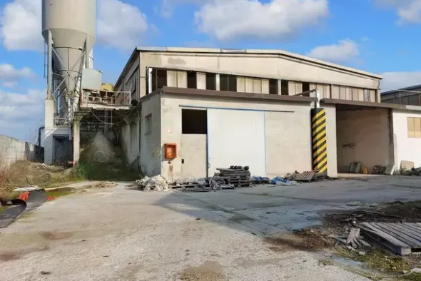 #19873 Complesso industriale con area scoperta