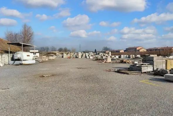 #19873 Complesso industriale con area scoperta