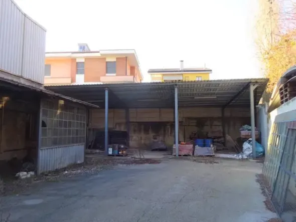 #9068 Complesso industriale con Piano di recupero