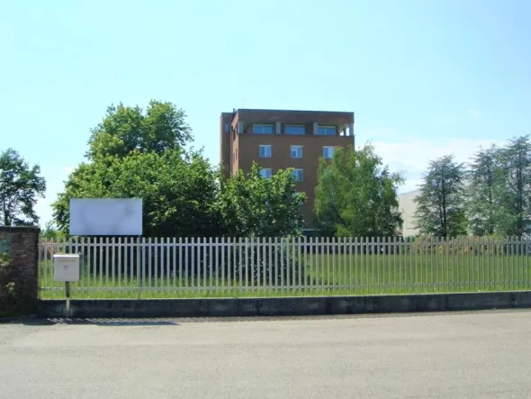 #14680 Complesso industriale con terreni adiacenti