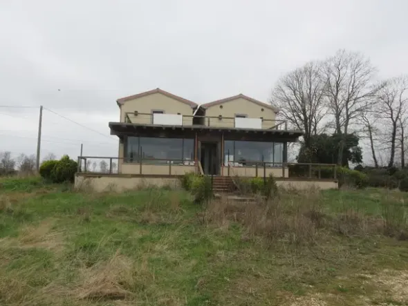 #10131 Complesso turistico-residenziale-sportivo con villini e terreni