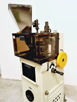 COMPRIMITRICE ROTATIVA – RONCHI MOD. AM 13/8 (COM-36)