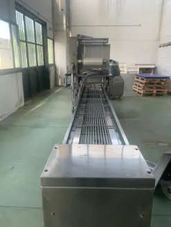 CONFEZIONATRICE - TERMOSALDATRICE INDUSTRIALE