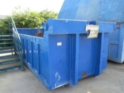 2016#3561 Container a cielo aperto
