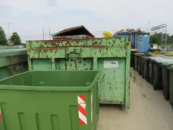 2170#3561 Container a cielo aperto