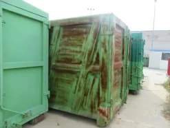 2181#3561 Container a cielo aperto