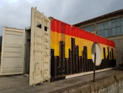 2#4125 Container con attrezzature
