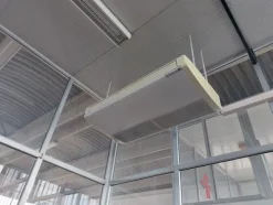 5#7220 Container isotermico e arredi ufficio
