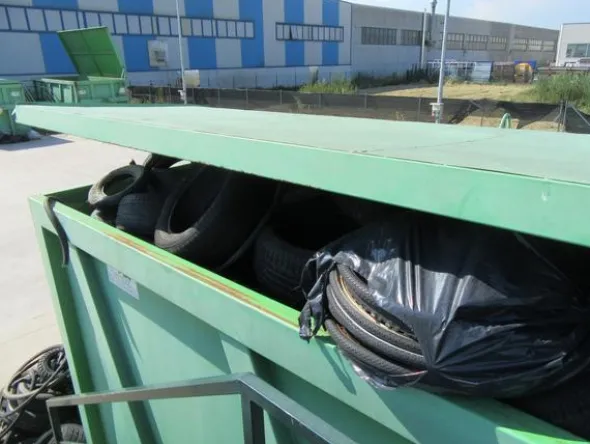 2226#3561 Container Locatelli Eurocontainers