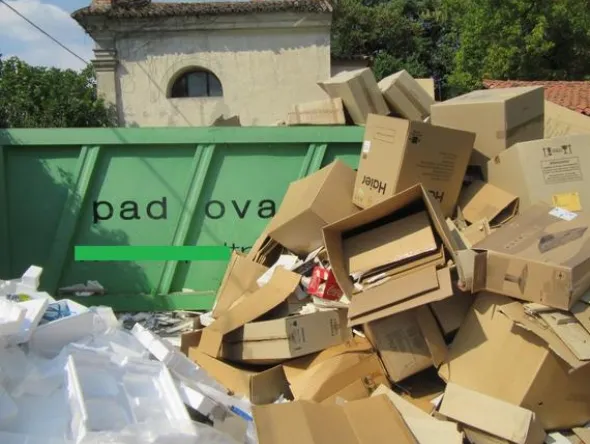 2091#3561 Container Locatelli Eurocontainers