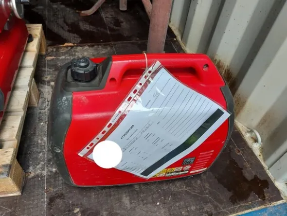 24#5641 Container navale ed attrezzatura da cantiere