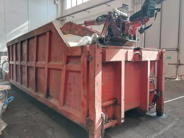 4#7291 Container scarrabile rosso con gru