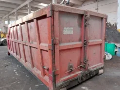 4#7291 Container scarrabile rosso con gru