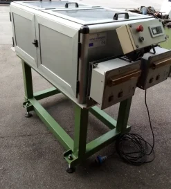 Contapezzi per particolari metallici a sistema vibrante