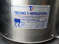 Contapezzi per particolari metallici a sistema vibrante