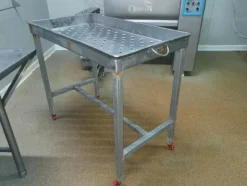 20#7097 Contenitori e tavolo in acciaio inox