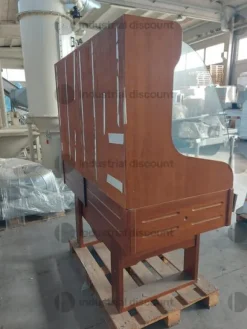 65#8866 Coppia di vetrine in legno con specchi