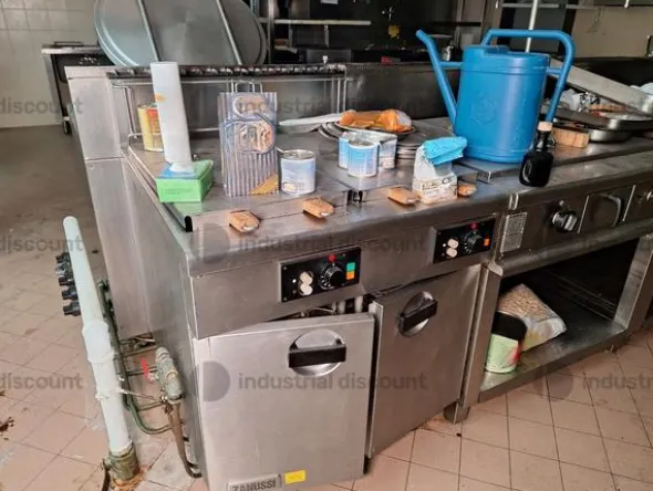 4#8869 Cucina industriale