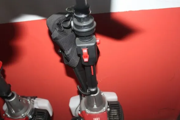 47#5817 Decespugliatori Ibea e motosega Stihl