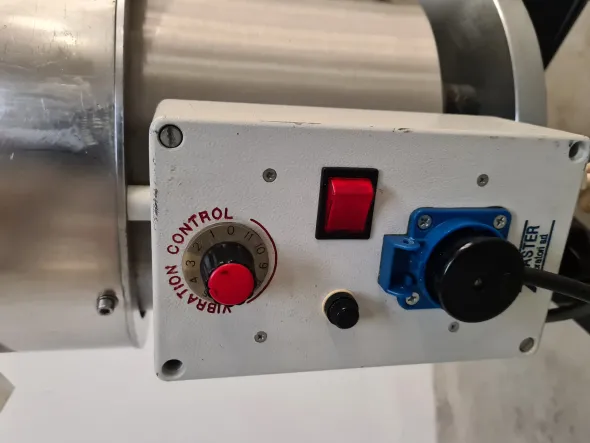DEPOLVERIZZATORE – MASTER VIBRATORI – MOD. 28S (DEP-27)