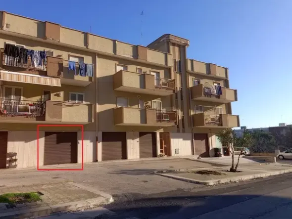 #20011 Deposito al piano terra