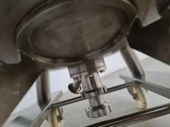 DISSOLUTORE CON AGITATORE CENTRALE – TECNINOX (SER-199)
