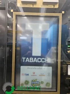 DISTRIBUTORE AUTOMATICO SNACK E BEVANDE