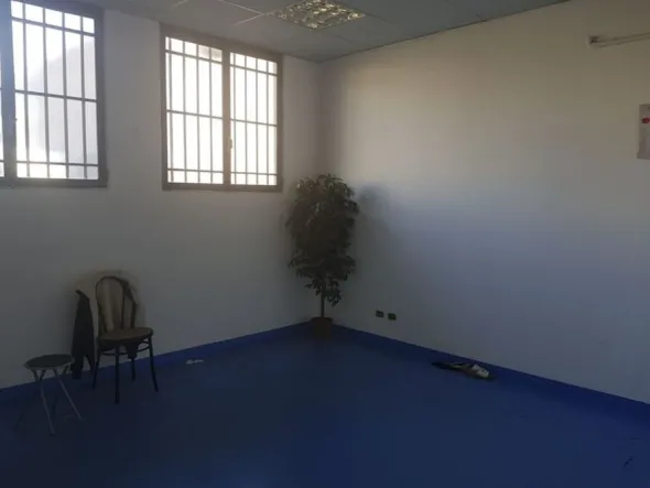 #7969 Due laboratori industriali con posti auto