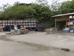 #21606 Due magazzini con area esterna