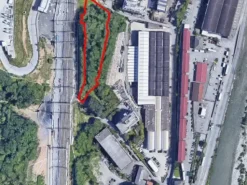 #21606 Due magazzini con area esterna