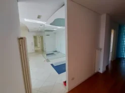 #14589 Due uffici adiacenti con garage e cantina