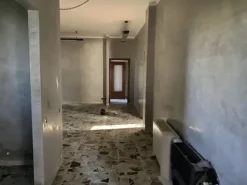 #2537940 Due uffici con ampio piazzale comune