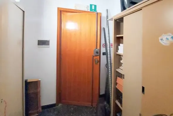 #22773 Due uffici non comunicanti in centro storico