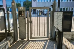 #21162 Due uffici piano secondo e posti auto coperti