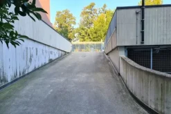 #21162 Due uffici piano secondo e posti auto coperti