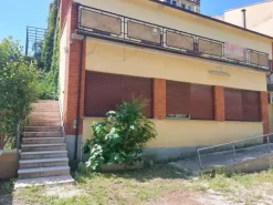 #19957 Edificio adibito ad uso alberghiero-commerciale
