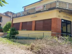 #19957 Edificio adibito ad uso alberghiero-commerciale