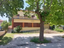 #19957 Edificio adibito ad uso alberghiero-commerciale