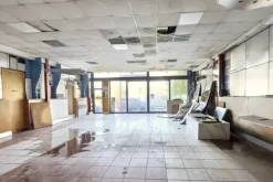#2537573 Edificio artigianale con alloggi e cortili privati