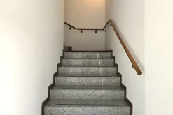 #2639141 Edificio artigianale con negozio e terreno