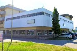 #23533 Edificio commerciale con magazzino interrato