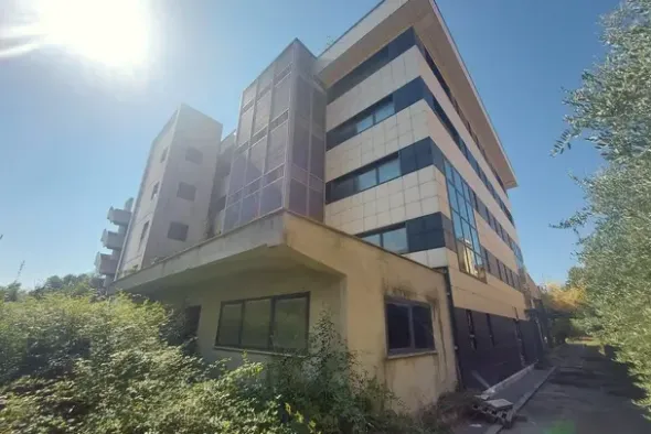 #21577 Edificio commerciale con show room e piazzale
