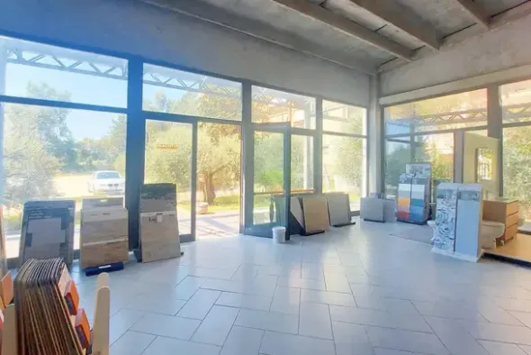 #21577 Edificio commerciale con show room e piazzale