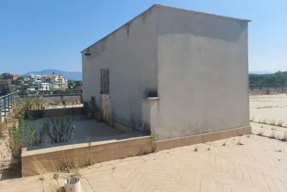 #21577 Edificio commerciale con show room e piazzale