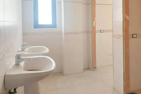 #21577 Edificio commerciale con show room e piazzale