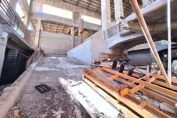 #24600 Edificio industriale con terreno di pertinenza
