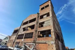 #24600 Edificio industriale con terreno di pertinenza