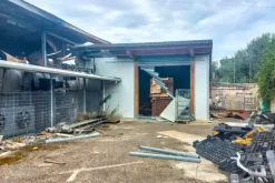 #2519020 Edificio logistico con uffici e cortile privato
