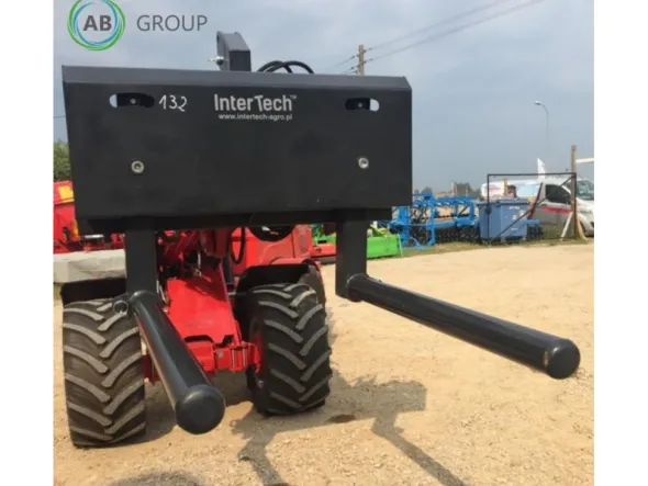 Elevatore per rotoballe S131