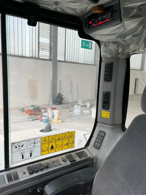 ESCAVATORE CINGOLATO BOBCAT E62